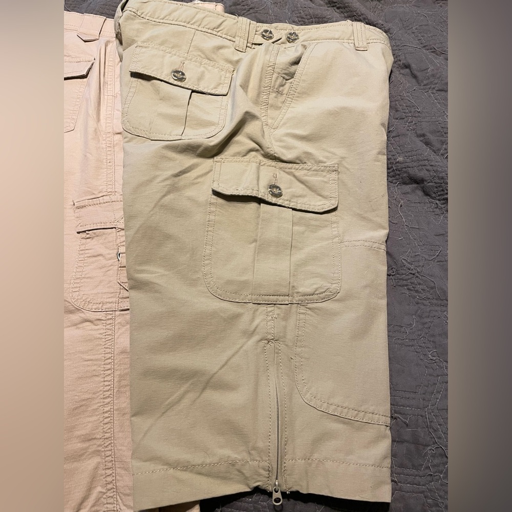 Very Light Green Cargo Capris by Ascend, Women’s Size 18